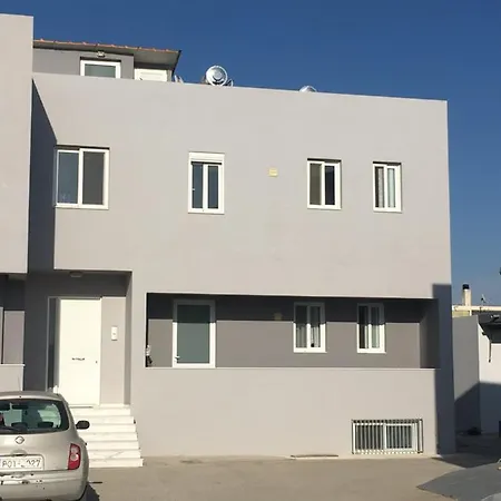 Retas Apartment Up Kremasti  Exterior photo